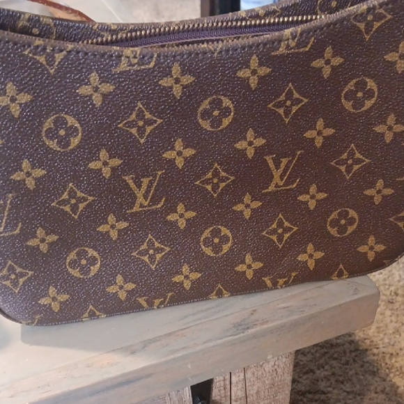 Louis Vuitton Brown and Gold Monogram Clutch - Picture 1 of 4